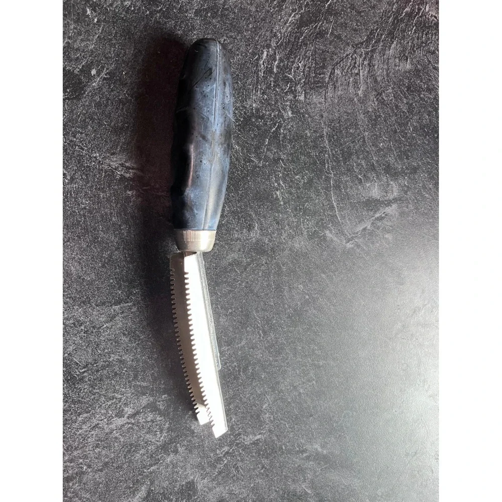 Rare‎ Vintage Metal Fish Scaler with Black Handle